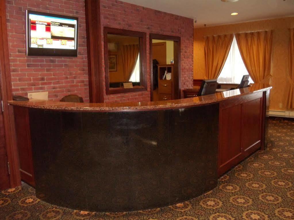 Albatross Hotel Гандер Экстерьер фото