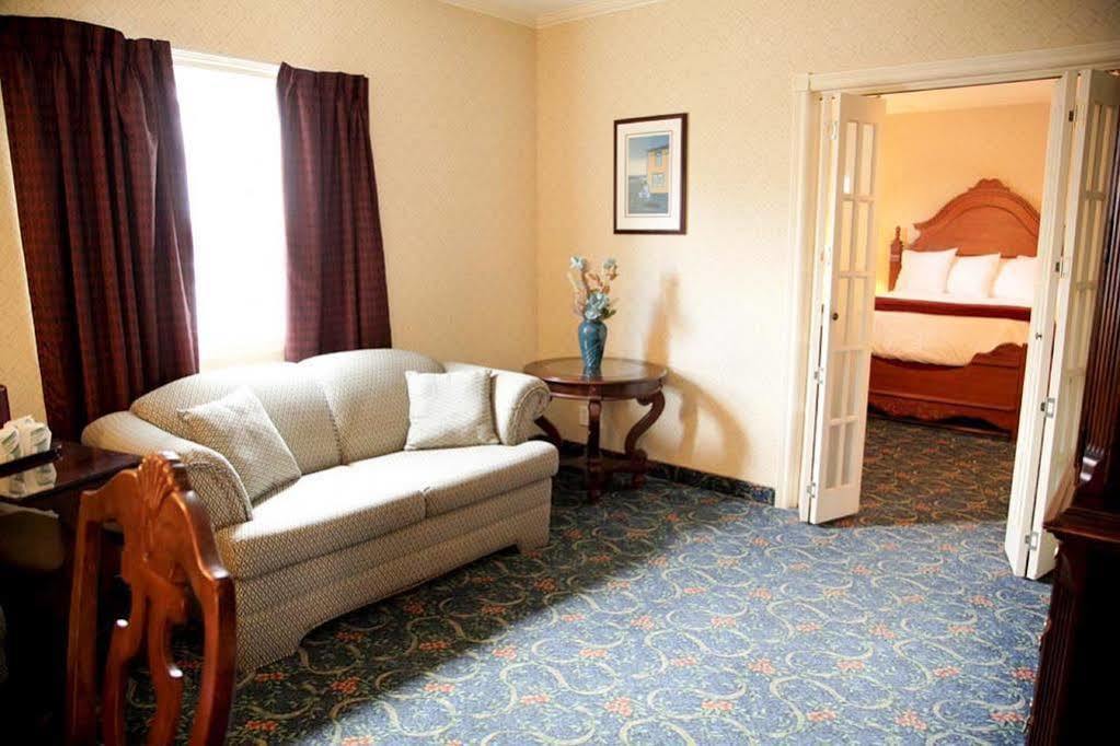 Albatross Hotel Гандер Экстерьер фото